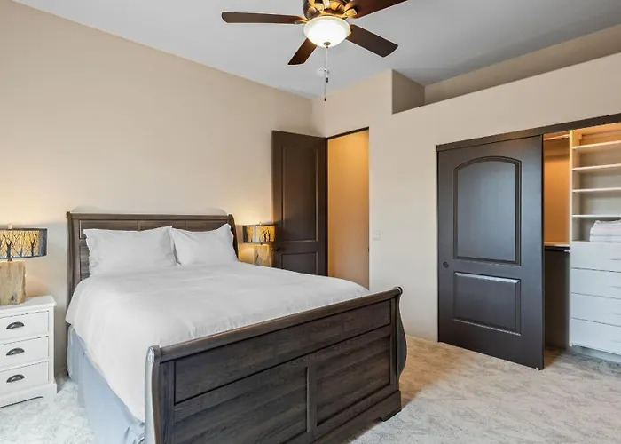 Desert Cascade By Avantstay *
