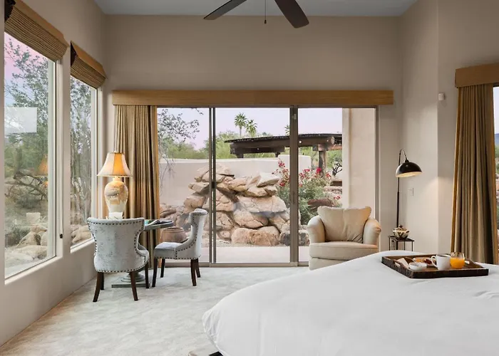 Desert Cascade By Avantstay Holiday home
